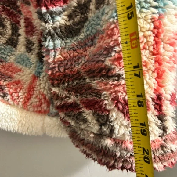 Colorful Patterned Fleece Jacket - Picture 4 of 6